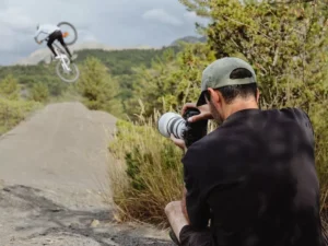 Canon EOS R6 Mark III Mirrorless Camera with 24-105mm f/4L is USM Lens