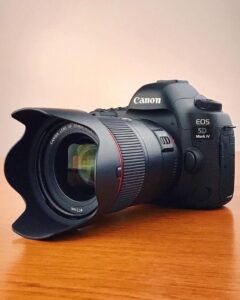 Canon EOS RP Mirrorless Camera with RF 24-105mm F/4L is USM Lens