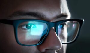 7 Best Blue Light Blocking Glasses for Eye Strain and Gaming